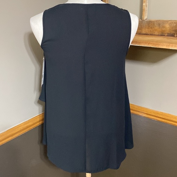 Notations black tiered Flowy tank top with necklace size small - Picture 2 of 8